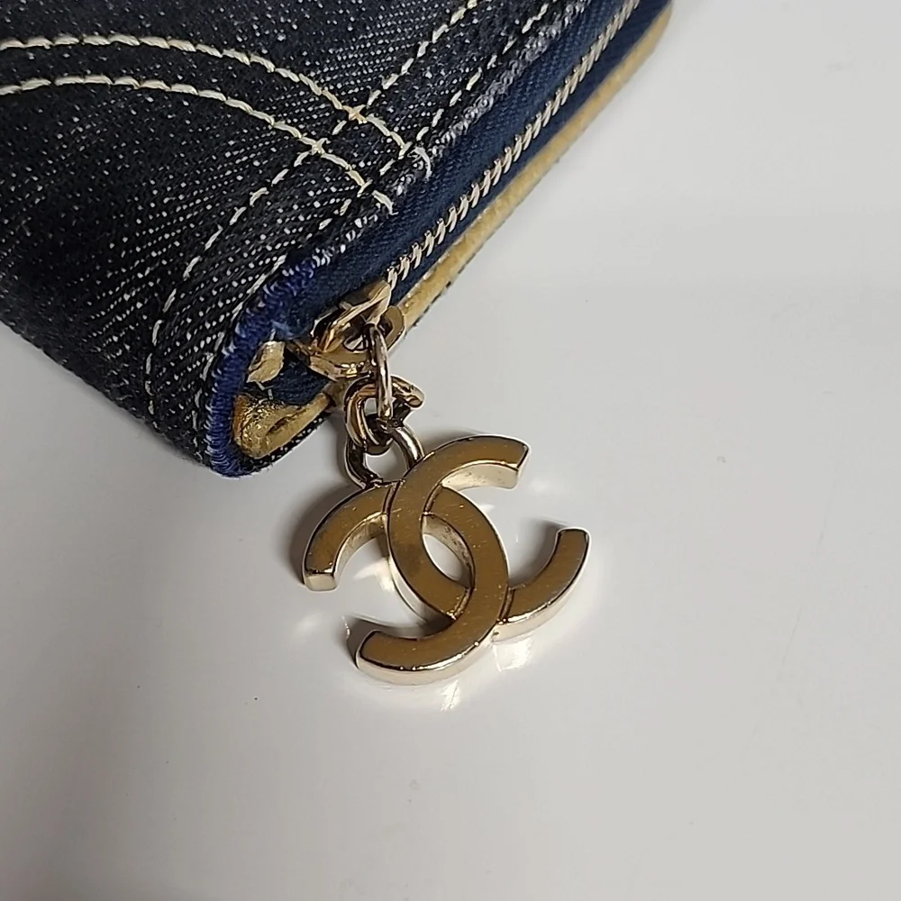 CHANEL Vintage Zip around Denim wallet - Picture 4 of 16